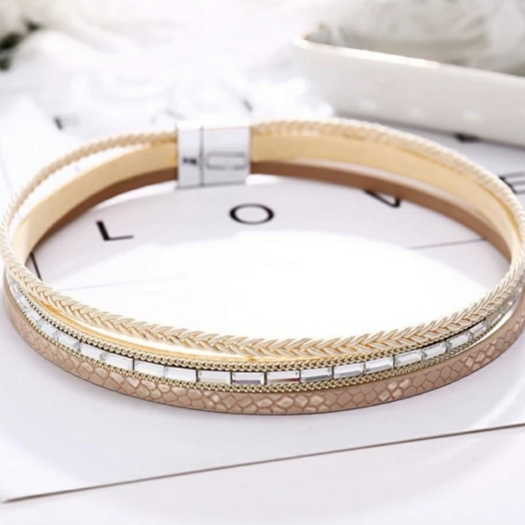 Bracelet/Cuff Vegan Leather Sparkly Snake Print - Picture 2 of 5